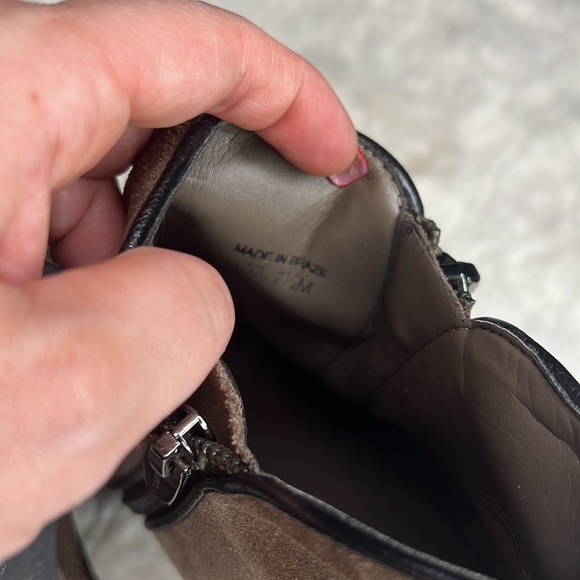 Vince Camuto Women’s Jeffer’s Bootie Brown Leather with Black Trim Zippe… - Picture 7 of 10